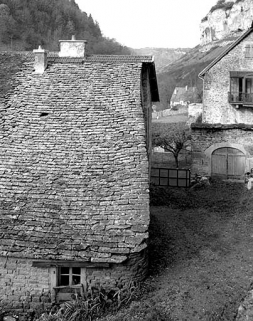 Détail d'une toiture en laves. © Région Bourgogne-Franche-Comté, Inventaire du patrimoine