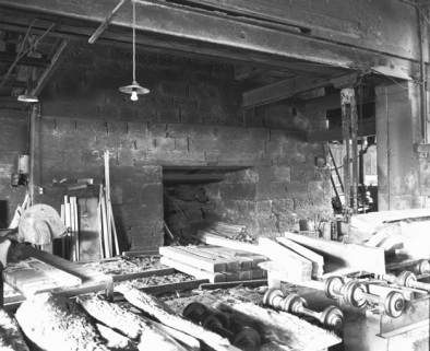 Mur nord du haut fourneau (ouverture de la tuyère) en 1990. © Région Bourgogne-Franche-Comté, Inventaire du patrimoine