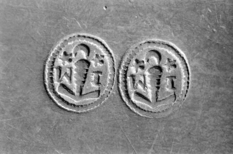 Boîte à osties protestante. Poinçons. © Région Bourgogne-Franche-Comté, Inventaire du patrimoine