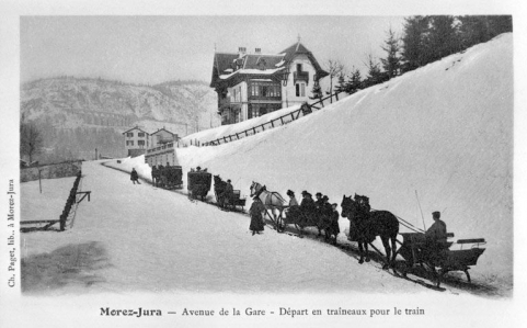 Morez - Jura - Avenue de la Gare - Départ en traîneaux pour le train, entre 1899 et 1905. © Région Bourgogne-Franche-Comté, Inventaire du patrimoine