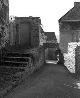 Ruelle à l'est des maisons de chanoines. © Région Bourgogne-Franche-Comté, Inventaire du patrimoine