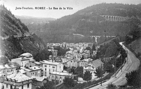 Jura-Touriste. Morez - Le Bas de la Ville, entre 1927 et 1934. © Région Bourgogne-Franche-Comté, Inventaire du patrimoine Jura-Touriste. Morez - Le Bas de la Ville, entre 1927 et 1934. © Région Bourgogne-Franche-Comté, Inventaire du patrimoine