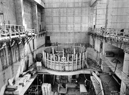 Intérieur de l'usine en cours de construction. © Région Bourgogne-Franche-Comté, Inventaire du patrimoine Intérieur de l'usine en cours de construction. © Région Bourgogne-Franche-Comté, Inventaire du patrimoine