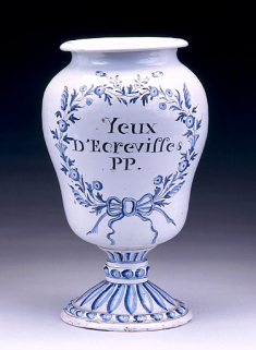 Vue d'un pot à thériaque. © Région Bourgogne-Franche-Comté, Inventaire du patrimoine