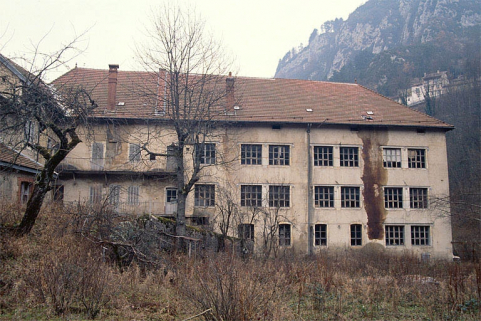Façade postérieure de l'atelier de fabrication. © Région Bourgogne-Franche-Comté, Inventaire du patrimoine Façade postérieure de l'atelier de fabrication. © Région Bourgogne-Franche-Comté, Inventaire du patrimoine