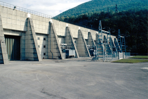 Façade antérieure, vue de trois quarts gauche. © Région Bourgogne-Franche-Comté, Inventaire du patrimoine Façade antérieure, vue de trois quarts gauche. © Région Bourgogne-Franche-Comté, Inventaire du patrimoine