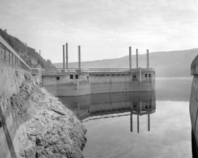 Tours de la prise d'eau. © Région Bourgogne-Franche-Comté, Inventaire du patrimoine Tours de la prise d'eau. © Région Bourgogne-Franche-Comté, Inventaire du patrimoine