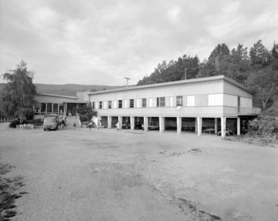 Ancienne cantine. Cantine-foyer à gauche, logement d'ouvriers à droite. © Région Bourgogne-Franche-Comté, Inventaire du patrimoine