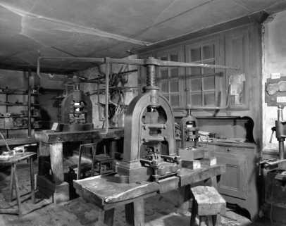 Presses à vis à balancier. © Région Bourgogne-Franche-Comté, Inventaire du patrimoine Presses à vis à balancier. © Région Bourgogne-Franche-Comté, Inventaire du patrimoine