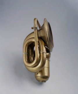 Avertisseur sonore pneumatique pour automobile, vu de profil. © Région Bourgogne-Franche-Comté, Inventaire du patrimoine