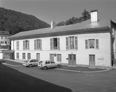 Façade antérieure du bureau et du logement. © Région Bourgogne-Franche-Comté, Inventaire du patrimoine Façade antérieure du bureau et du logement. © Région Bourgogne-Franche-Comté, Inventaire du patrimoine