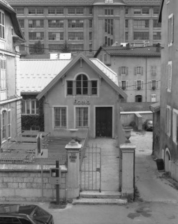 Façade antérieure de l'usine. © Région Bourgogne-Franche-Comté, Inventaire du patrimoine Façade antérieure de l'usine. © Région Bourgogne-Franche-Comté, Inventaire du patrimoine