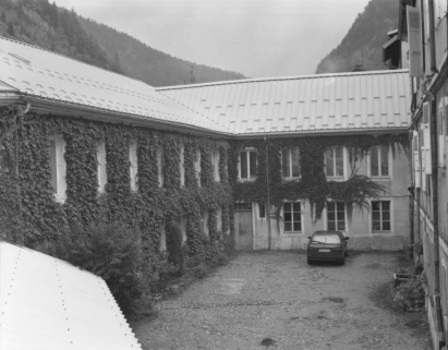 Façades de l'usine sur la cour. © Région Bourgogne-Franche-Comté, Inventaire du patrimoine Façades de l'usine sur la cour. © Région Bourgogne-Franche-Comté, Inventaire du patrimoine