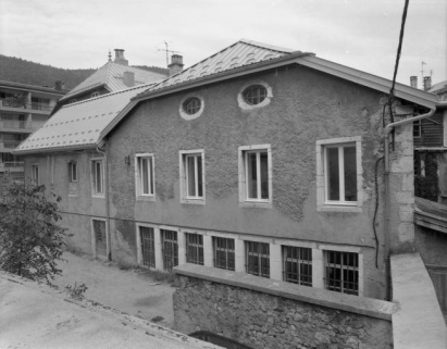 Façade latérale droite de l'usine. © Région Bourgogne-Franche-Comté, Inventaire du patrimoine Façade latérale droite de l'usine. © Région Bourgogne-Franche-Comté, Inventaire du patrimoine