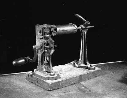 Machine à former les " cercles ". © Région Bourgogne-Franche-Comté, Inventaire du patrimoine