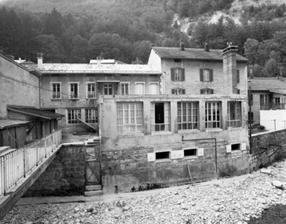 Façade antérieure de l'usine sur la rue de la République. © Région Bourgogne-Franche-Comté, Inventaire du patrimoine