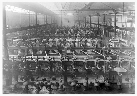 Intérieur de l'atelier central de l'usine. © Région Bourgogne-Franche-Comté, Inventaire du patrimoine Intérieur de l'atelier central de l'usine. © Région Bourgogne-Franche-Comté, Inventaire du patrimoine