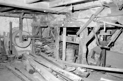 Tonneau de polissage et transmission (2e étage de soubassement). © Région Bourgogne-Franche-Comté, Inventaire du patrimoine