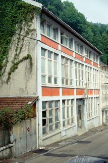 1ère unité (18 rue Pasteur) : façade antérieure de trois quarts gauche. © Région Bourgogne-Franche-Comté, Inventaire du patrimoine 1ère unité (18 rue Pasteur) : façade antérieure de trois quarts gauche. © Région Bourgogne-Franche-Comté, Inventaire du patrimoine