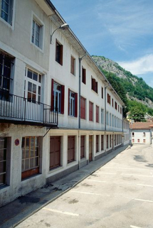 Façade antérieure de trois quarts gauche. © Région Bourgogne-Franche-Comté, Inventaire du patrimoine Façade antérieure de trois quarts gauche. © Région Bourgogne-Franche-Comté, Inventaire du patrimoine
