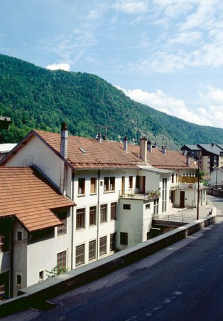 Façade postérieure de trois quarts gauche (cadrage vertical). © Région Bourgogne-Franche-Comté, Inventaire du patrimoine Façade postérieure de trois quarts gauche (cadrage vertical). © Région Bourgogne-Franche-Comté, Inventaire du patrimoine