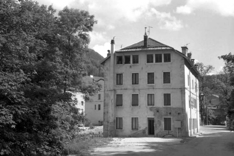 Façade postérieure. © Région Bourgogne-Franche-Comté, Inventaire du patrimoine Façade postérieure. © Région Bourgogne-Franche-Comté, Inventaire du patrimoine