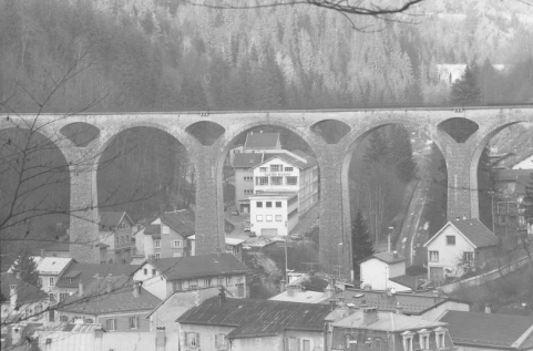 Vue d'ensemble depuis le sud. © Région Bourgogne-Franche-Comté, Inventaire du patrimoine Vue d'ensemble depuis le sud. © Région Bourgogne-Franche-Comté, Inventaire du patrimoine