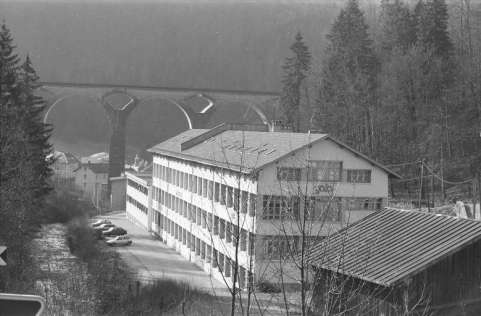 Vue d'ensemble depuis le nord-est. © Région Bourgogne-Franche-Comté, Inventaire du patrimoine Vue d'ensemble depuis le nord-est. © Région Bourgogne-Franche-Comté, Inventaire du patrimoine
