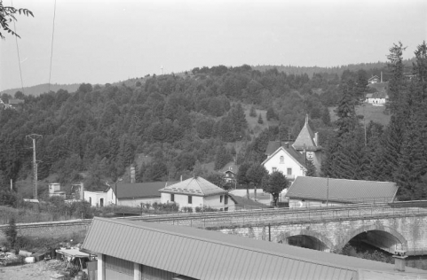 Vue d'ensemble depuis l'est. © Région Bourgogne-Franche-Comté, Inventaire du patrimoine