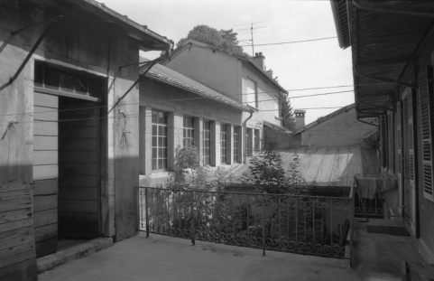 Façade antérieure de l'atelier de fabrication et bureau. © Région Bourgogne-Franche-Comté, Inventaire du patrimoine Façade antérieure de l'atelier de fabrication et bureau. © Région Bourgogne-Franche-Comté, Inventaire du patrimoine