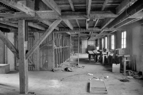 Séchoir à ébauchons : intérieur d'un atelier au rez-de-chaussée. © Région Bourgogne-Franche-Comté, Inventaire du patrimoine