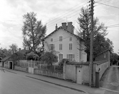 Vue d'ensemble depuis la rue. © Région Bourgogne-Franche-Comté, Inventaire du patrimoine