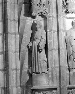 Saint Fiacre : de trois quarts droit. © Région Bourgogne-Franche-Comté, Inventaire du patrimoine