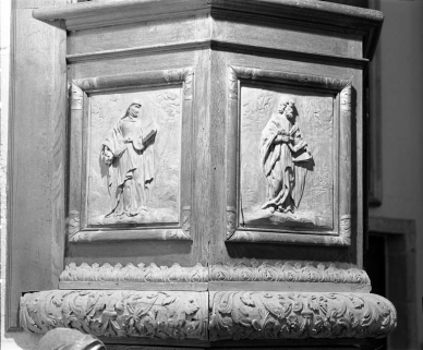 Détail d'un panneau de la cuve : un prophète ?. © Région Bourgogne-Franche-Comté, Inventaire du patrimoine