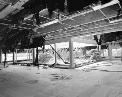 Intérieur de la cantine et jardin suspendu. © Région Bourgogne-Franche-Comté, Inventaire du patrimoine