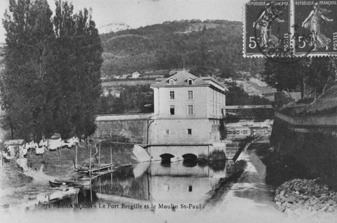Besançon - Le Fort Brégille et le Moulin St-Paul, entre 1906 et 1910. © Région Bourgogne-Franche-Comté, Inventaire du patrimoine