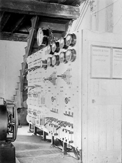 Switchboard [Tableau de contrôle en 1910]. © Région Bourgogne-Franche-Comté, Inventaire du patrimoine