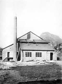 Producer House, annexe and Chimmey [Atelier de fabrication, annexe et cheminée en 1910]. © Région Bourgogne-Franche-Comté, Inventaire du patrimoine