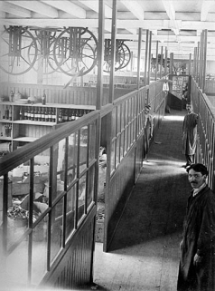 First Floor. Corridor and Workshops [Premier étage. Couloir et ateliers en 1910]. © Région Bourgogne-Franche-Comté, Inventaire du patrimoine