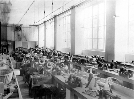 Ground Floor. Polissage [Rez-de-chaussée. Polissage en 1910]. © Région Bourgogne-Franche-Comté, Inventaire du patrimoine