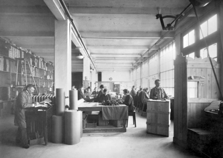 Marquage, emballage et expédition, en 1926. © Région Bourgogne-Franche-Comté, Inventaire du patrimoine