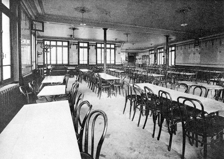 La Fraternelle, Maison du peuple - estaminet de la salle des fêtes, début des années 1920. © Région Bourgogne-Franche-Comté, Inventaire du patrimoine