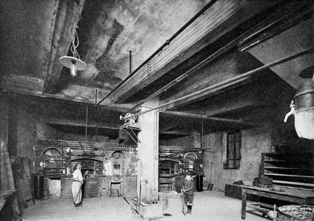 La Fraternelle, Société coopérative d'alimentation - Service de la boulangerie (Le fournil), début des années 1920. © Région Bourgogne-Franche-Comté, Inventaire du patrimoine