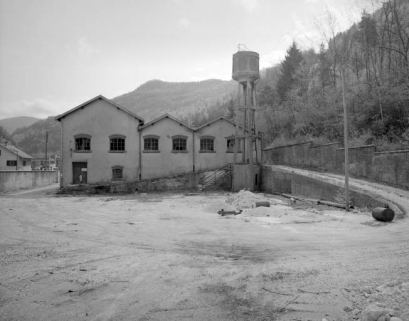 Cour, atelier de fabrication et château d'eau. © Région Bourgogne-Franche-Comté, Inventaire du patrimoine