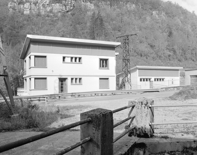 Logement d'ouvriers et remise d'automobile. © Région Bourgogne-Franche-Comté, Inventaire du patrimoine