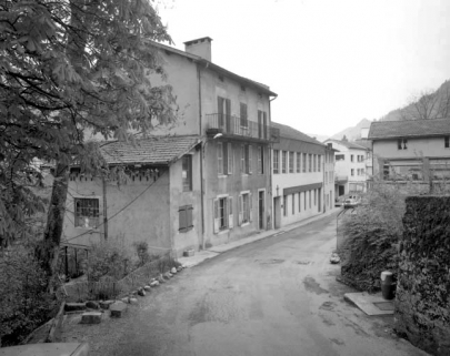 Façade antérieure de trois quarts gauche. © Région Bourgogne-Franche-Comté, Inventaire du patrimoine