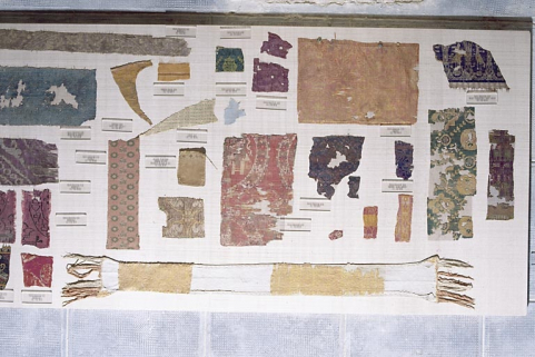 Ensemble des morceaux de tissu. © Région Bourgogne-Franche-Comté, Inventaire du patrimoine