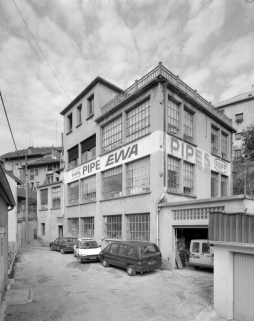 Façade antérieure de trois quarts droite. © Région Bourgogne-Franche-Comté, Inventaire du patrimoine