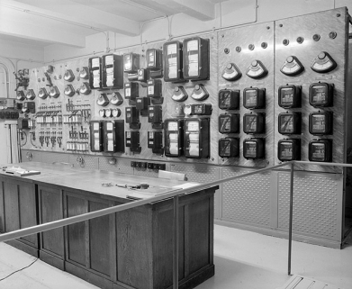 Tableau de distribution désaffecté. © Région Bourgogne-Franche-Comté, Inventaire du patrimoine