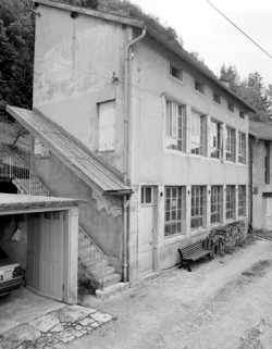 Atelier de fabrication chemin de la Combe du Marais, de trois quarts gauche. © Région Bourgogne-Franche-Comté, Inventaire du patrimoine